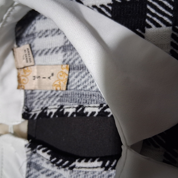 MISA Classic Black and White Checkered Blouse - Picture 7 of 9